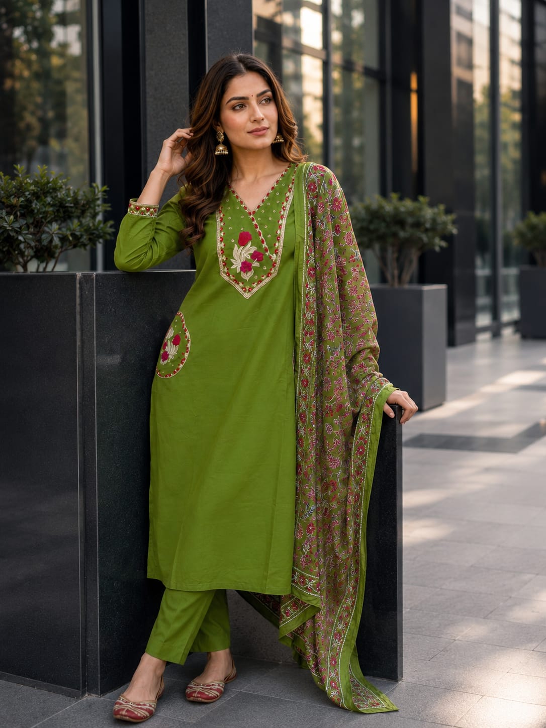 Dhabu Cotton Floral Embroidered 3pc Kurta, Pant & Mal Dupatta Set with Side Pocket Detail