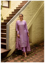 House of Pataudi Women Dusty Pink Embroidered Silk Blend Kurta Set with Dupatta