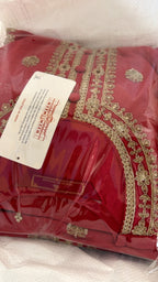 House of Pataudi Women Dusty Pink Embroidered Silk Blend Kurta Set with Dupatta