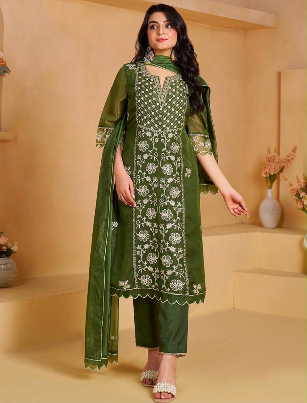 House of Pataudi Women Mustard Yellow Embroidered Silk Blend Kurta Set with Dupatta