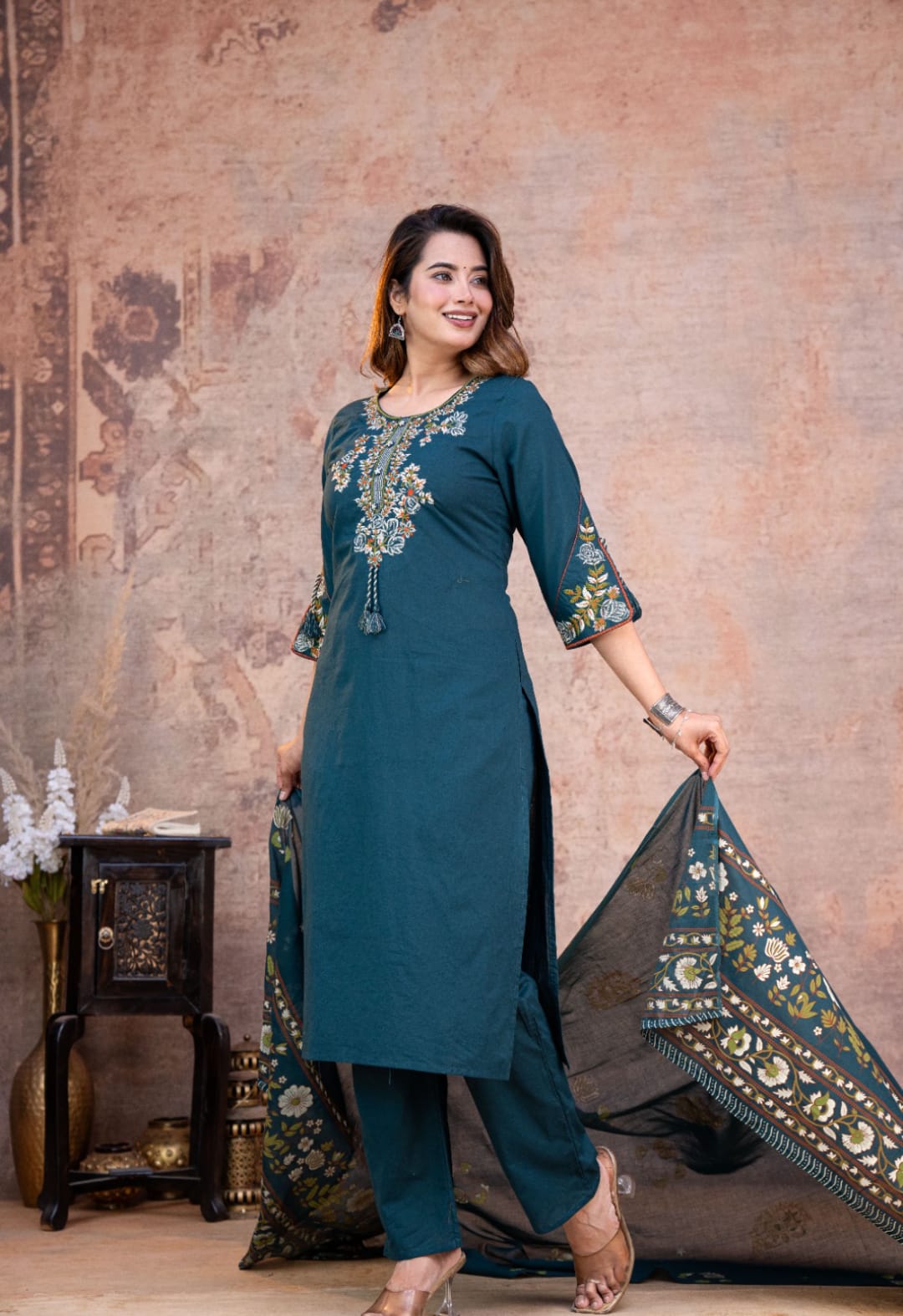 Women Olive Green Embroidered Cotton 60 60 Kurta Set with Printed Dupatta