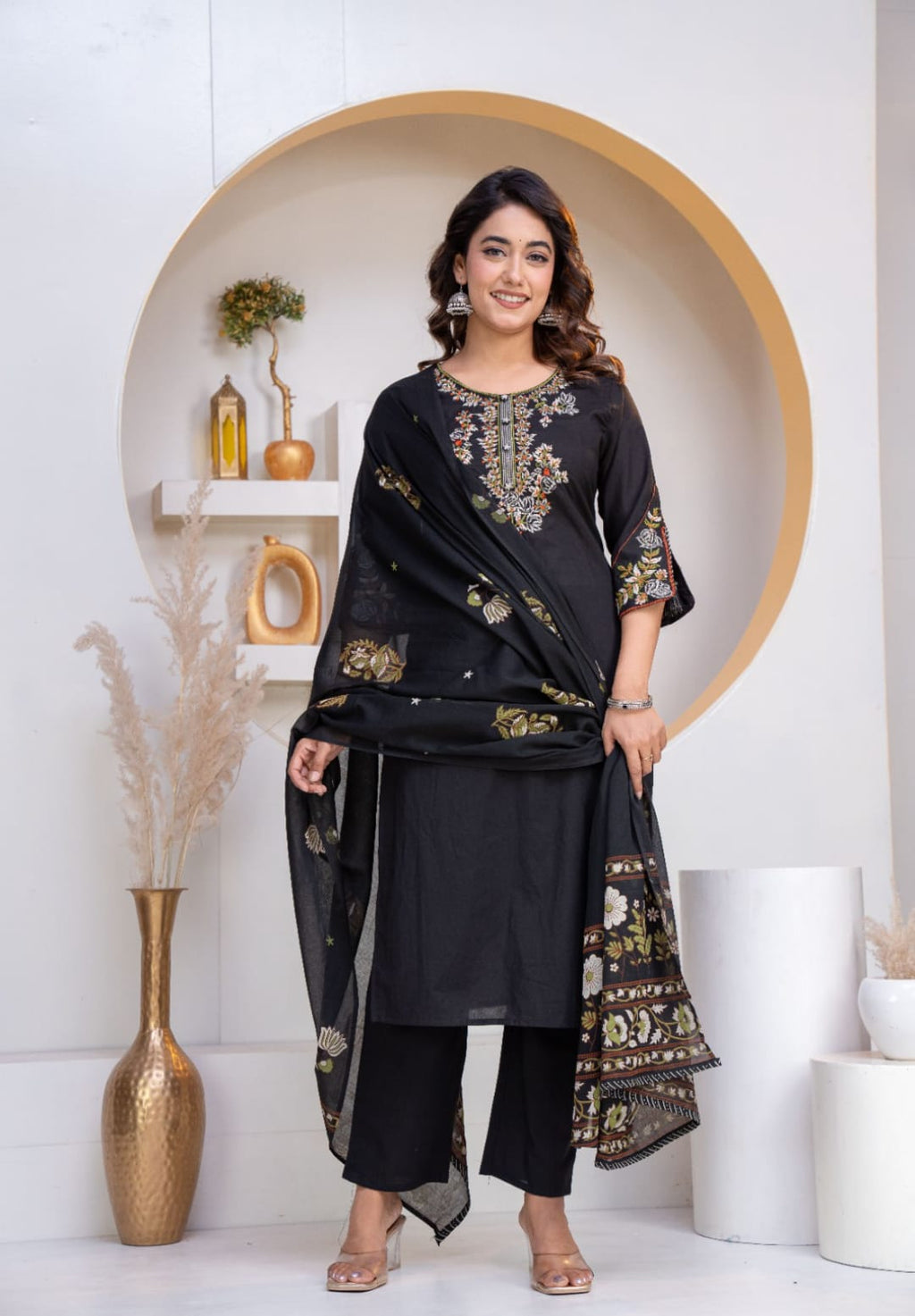 Women Olive Green Embroidered Cotton 60 60 Kurta Set with Printed Dupatta