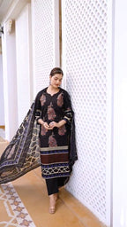 Women Black Paisley Printed Cotton 60 60 Kurta Pant Set with Dupatta
