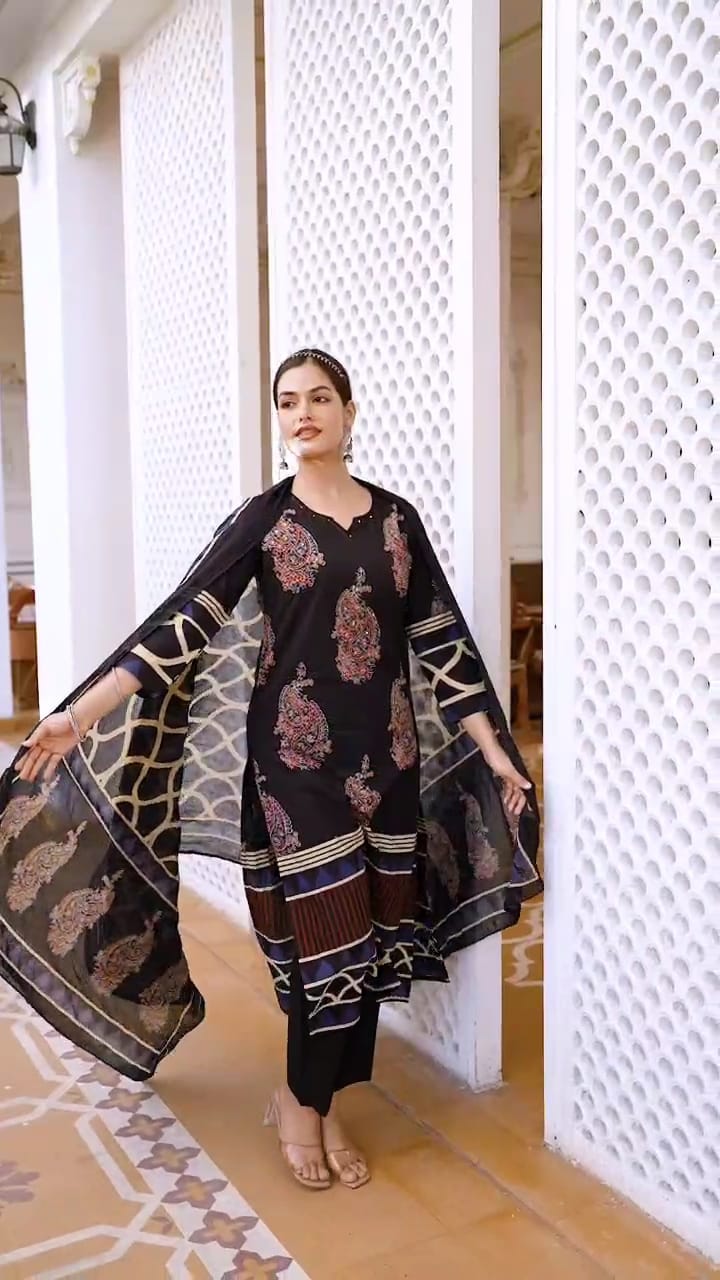 Women Black Paisley Printed Cotton 60 60 Kurta Pant Set with Dupatta
